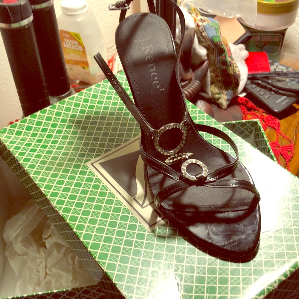 Shoe